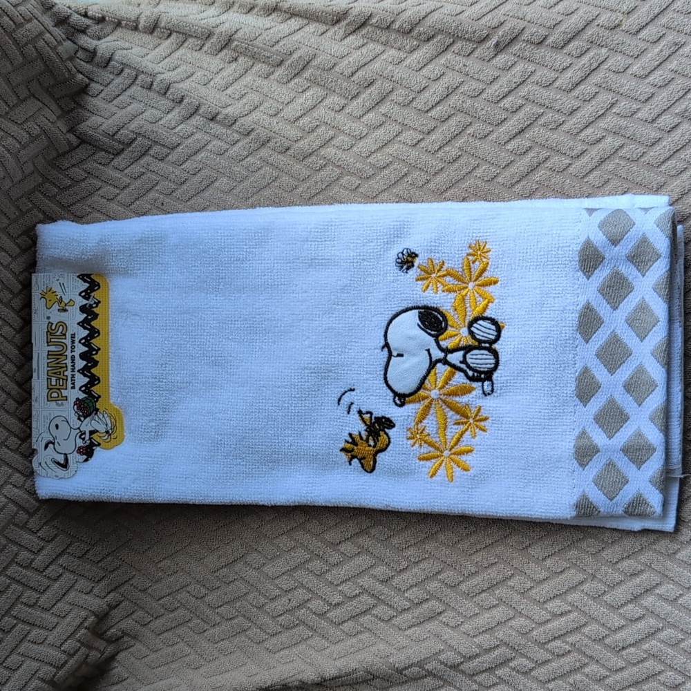 Peanut Snoopy & Woodstock Floral Hand Towel